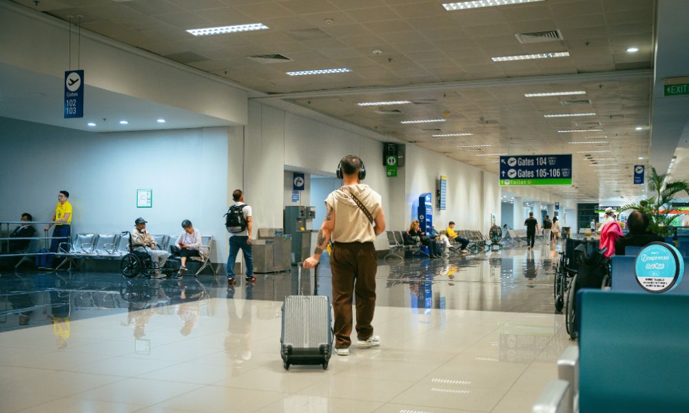Can You Bring Nicotine Pouches on a Plane? Travel Rules and Packing Tips (2026 Edition)